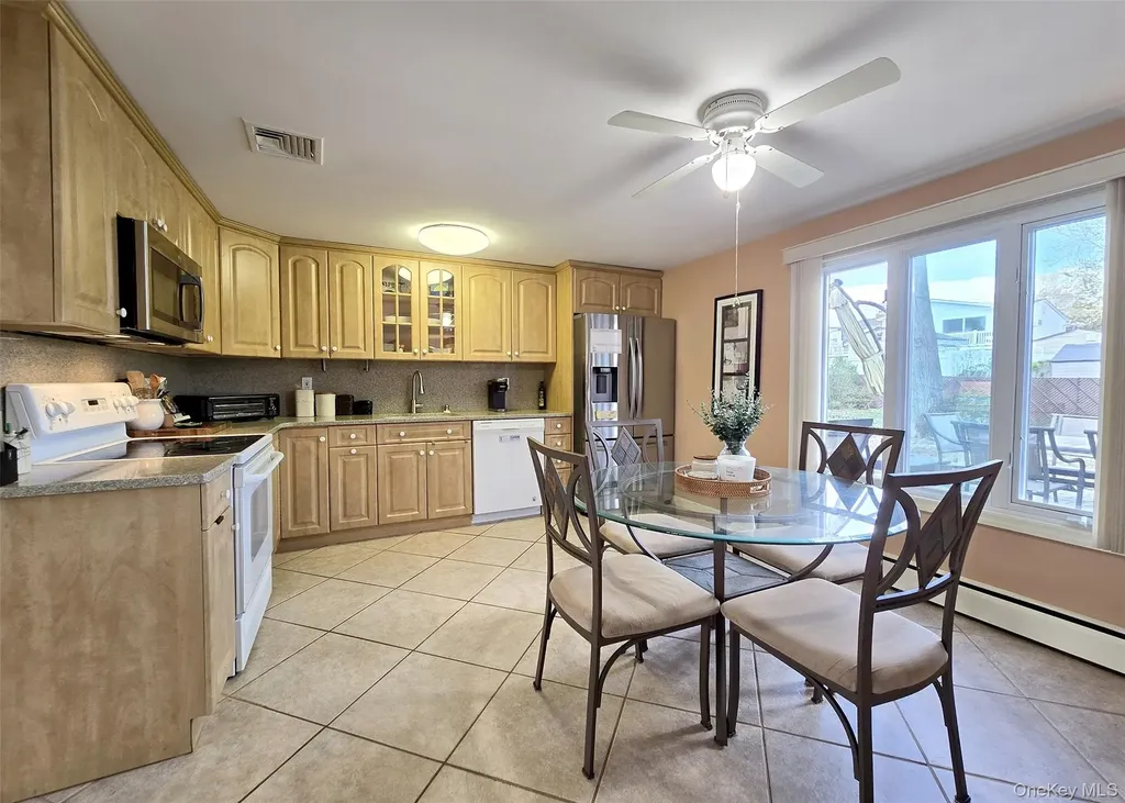 31 Executive Road Selden NY 11784