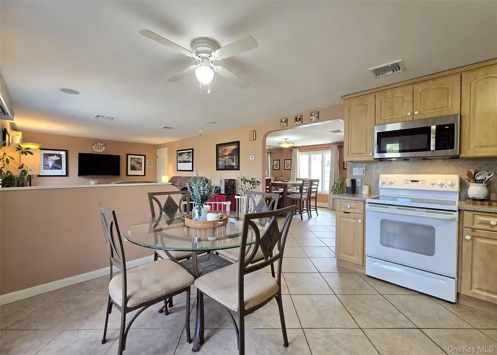 31 Executive Road Selden NY 11784