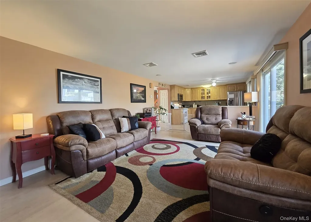 31 Executive Road Selden NY 11784