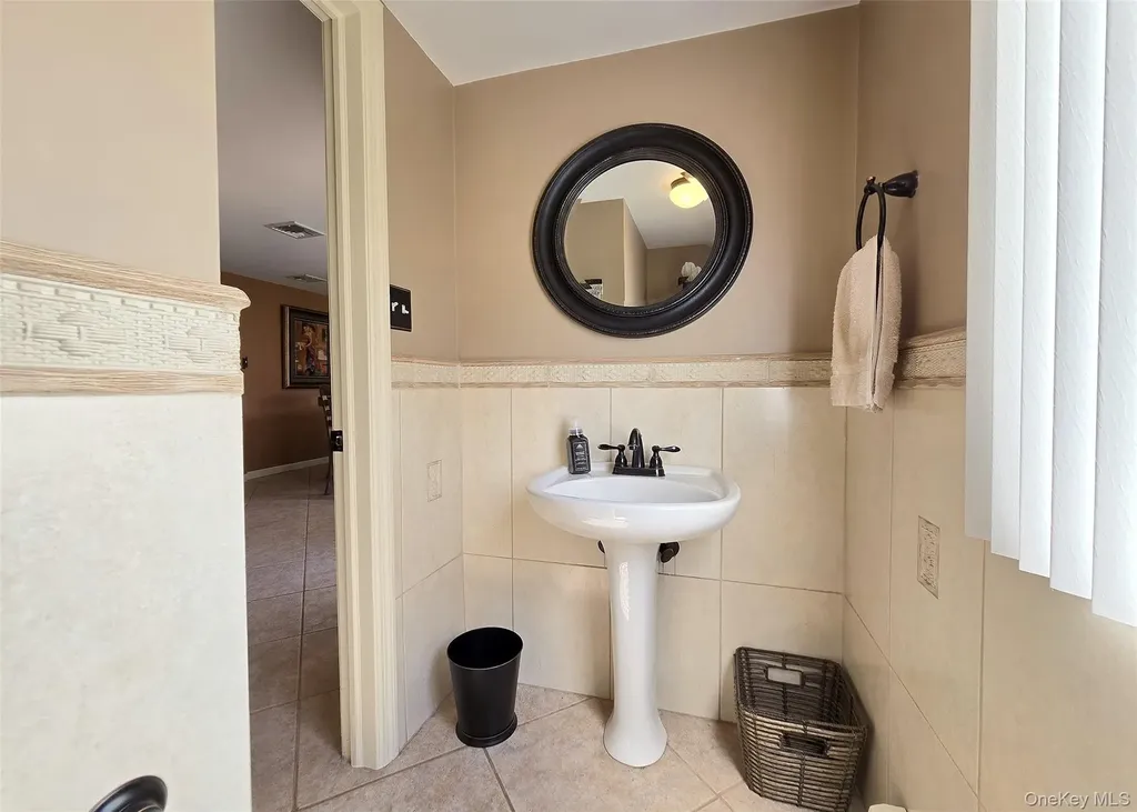 31 Executive Road Selden NY 11784