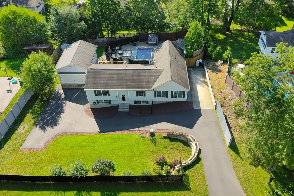 41 Martin Drive Poughkeepsie NY 12603