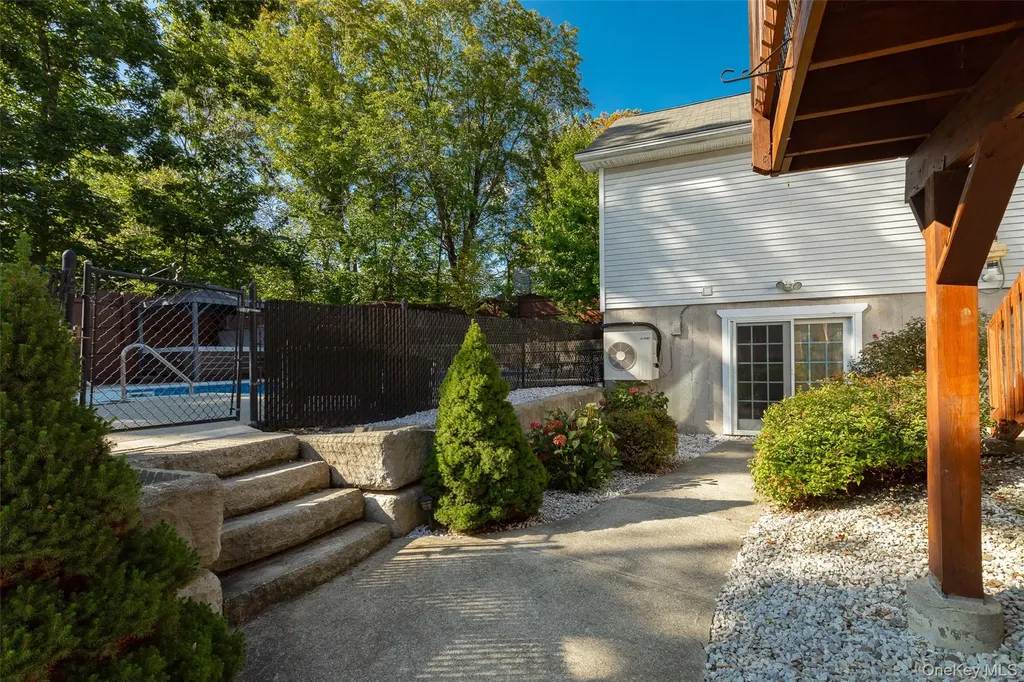 41 Martin Drive Poughkeepsie NY 12603