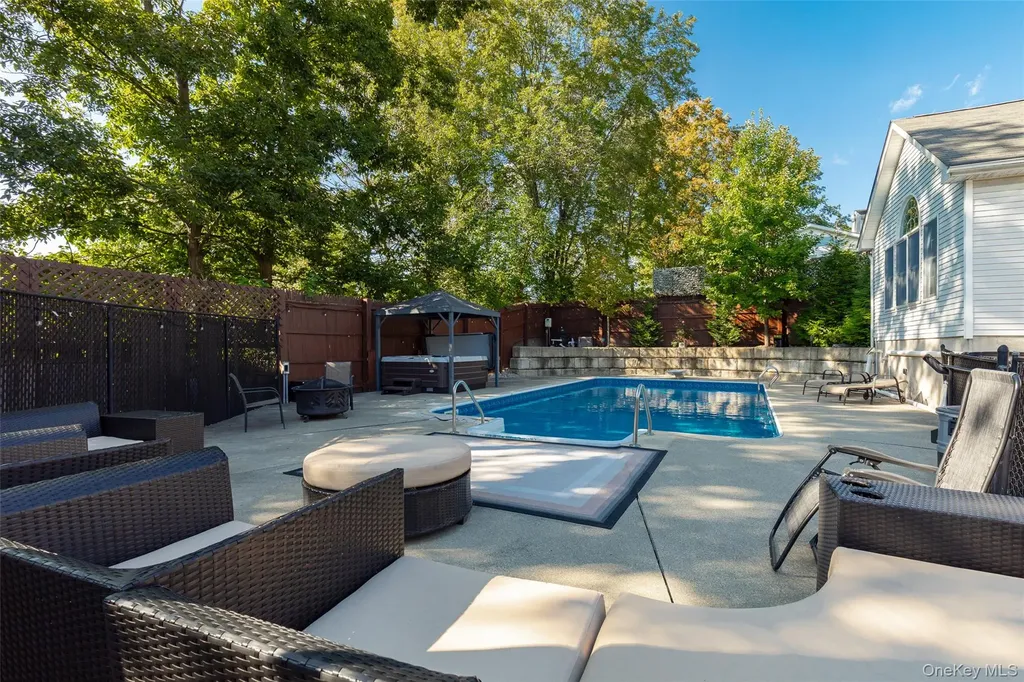 41 Martin Drive Poughkeepsie NY 12603