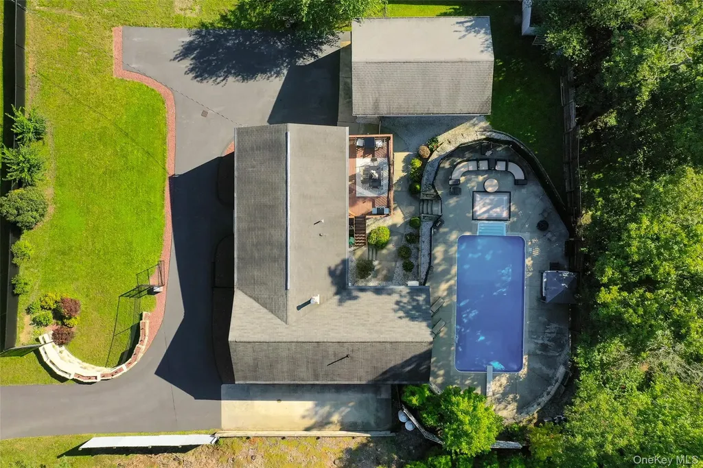41 Martin Drive Poughkeepsie NY 12603