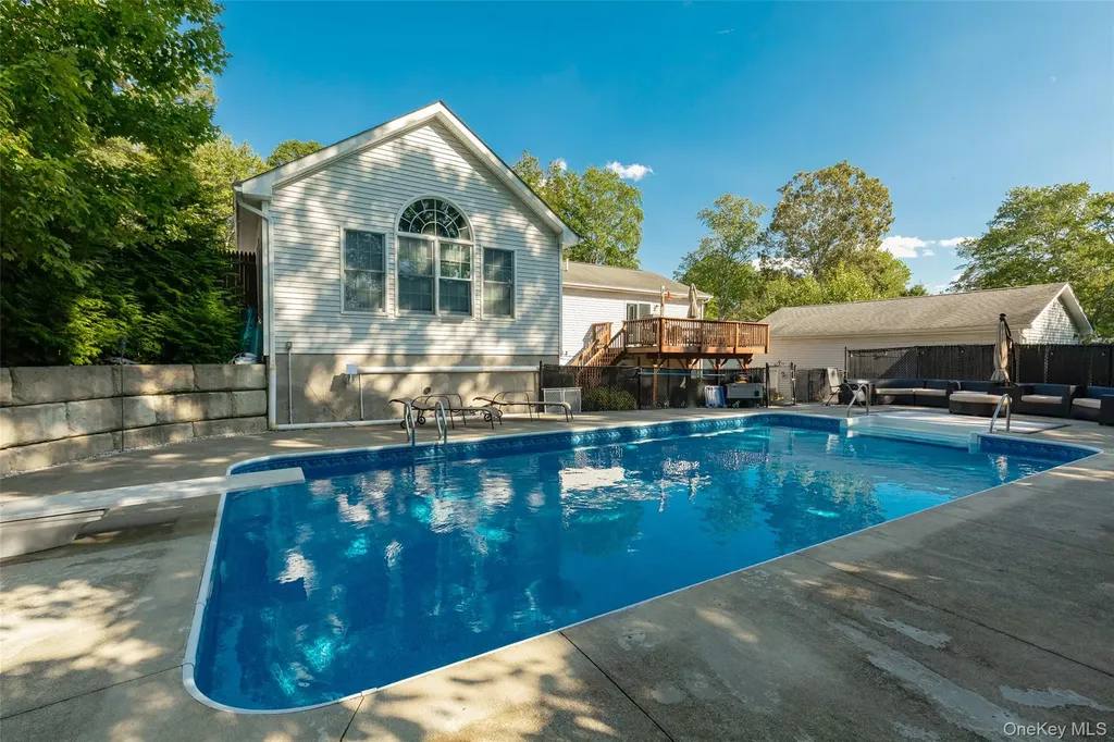 41 Martin Drive Poughkeepsie NY 12603