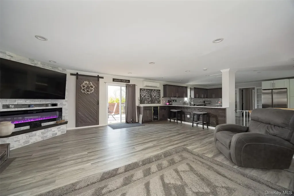 41 Martin Drive Poughkeepsie NY 12603