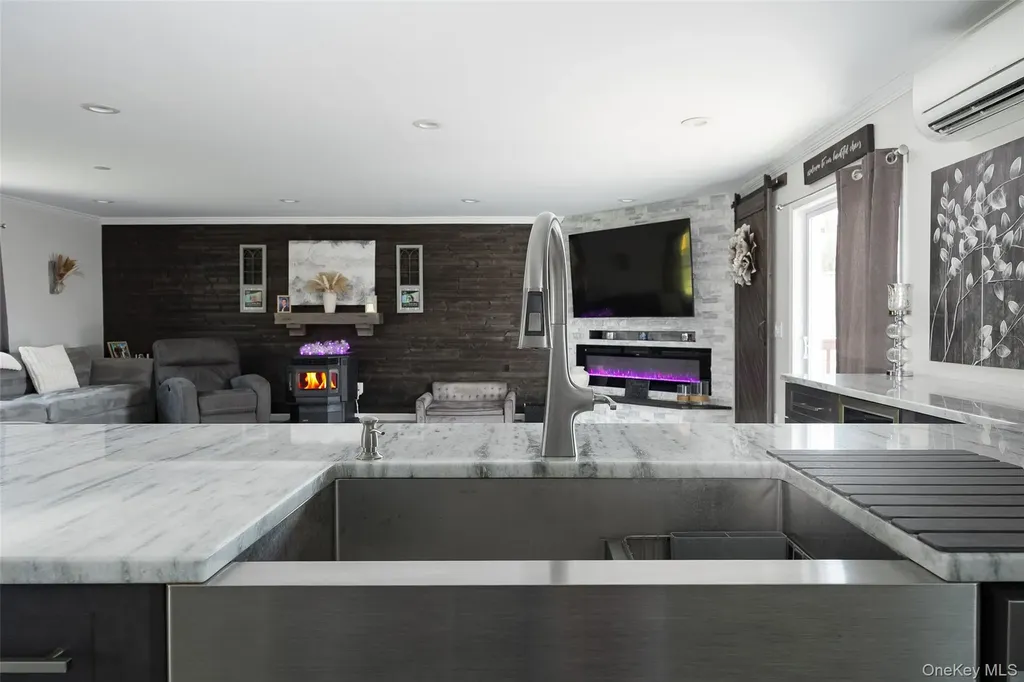 41 Martin Drive Poughkeepsie NY 12603