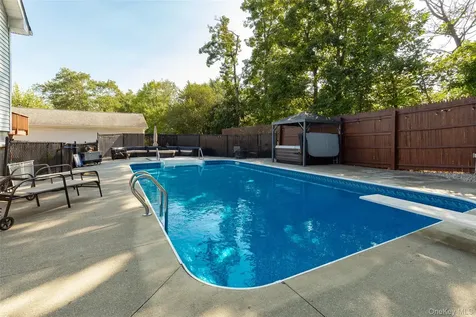 41 Martin Drive Poughkeepsie NY 12603
