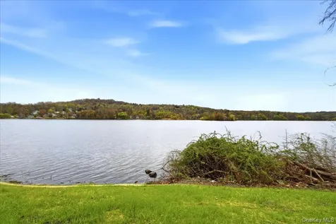 28 Lake Shore Drive Patterson NY 12563