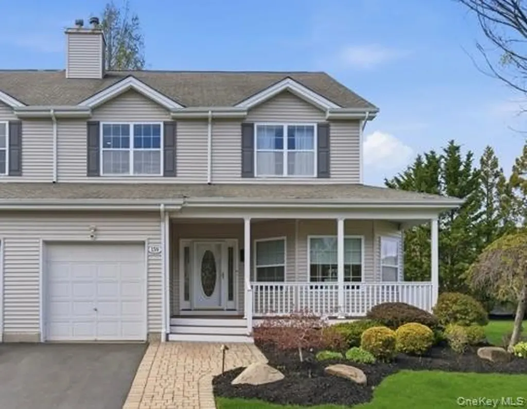159 Rivendell Court Melville NY 11747