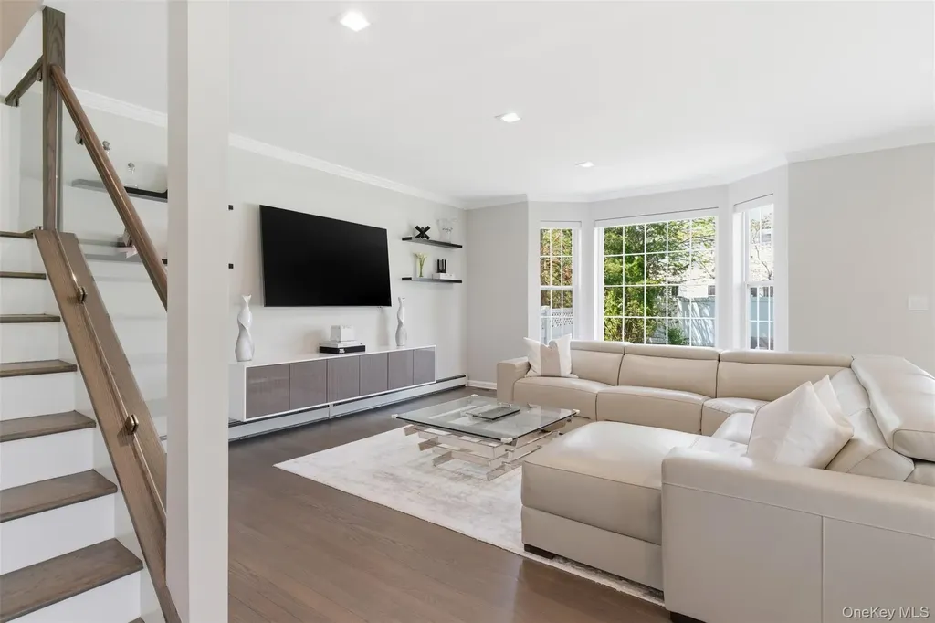 159 Rivendell Court Melville NY 11747