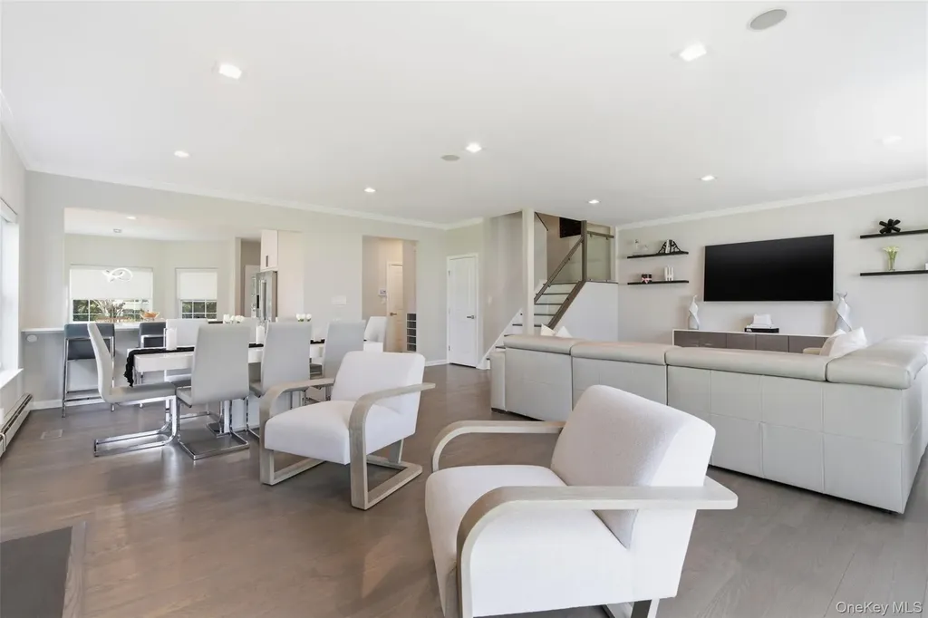 159 Rivendell Court Melville NY 11747