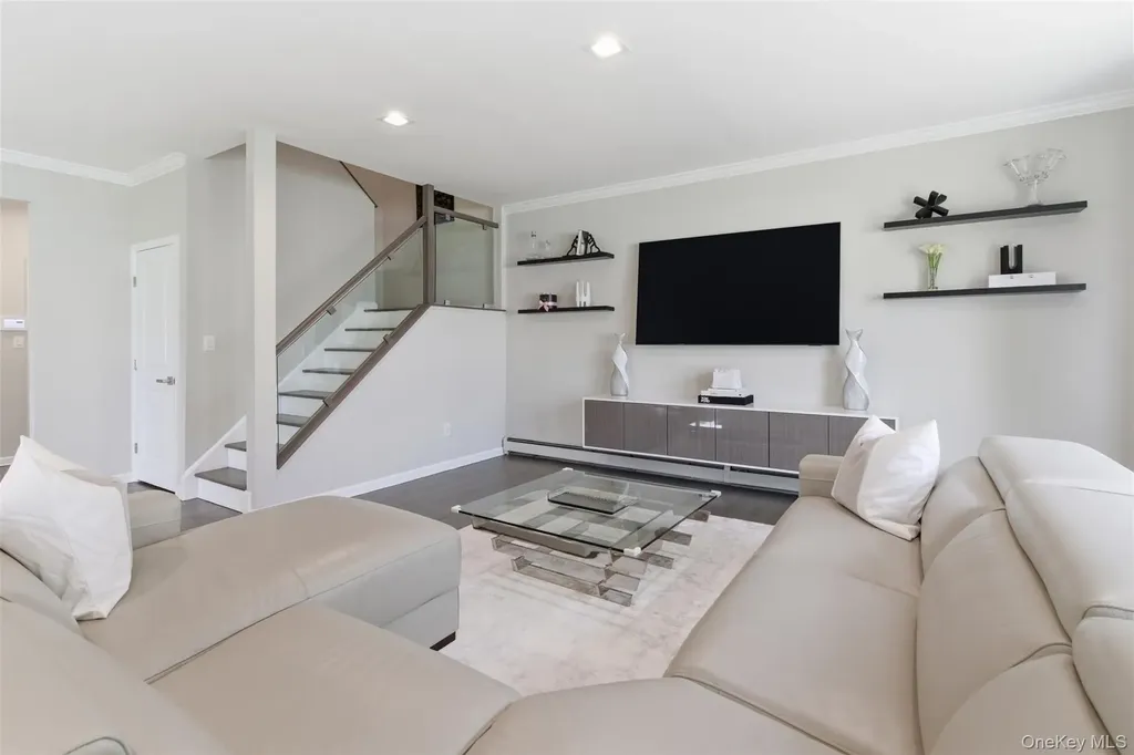 159 Rivendell Court Melville NY 11747