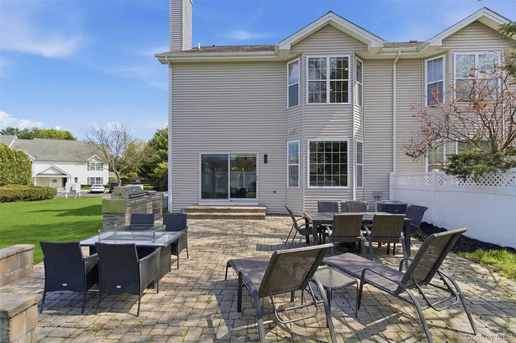 159 Rivendell Court Melville NY 11747