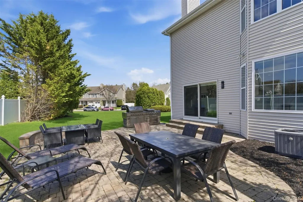 159 Rivendell Court Melville NY 11747
