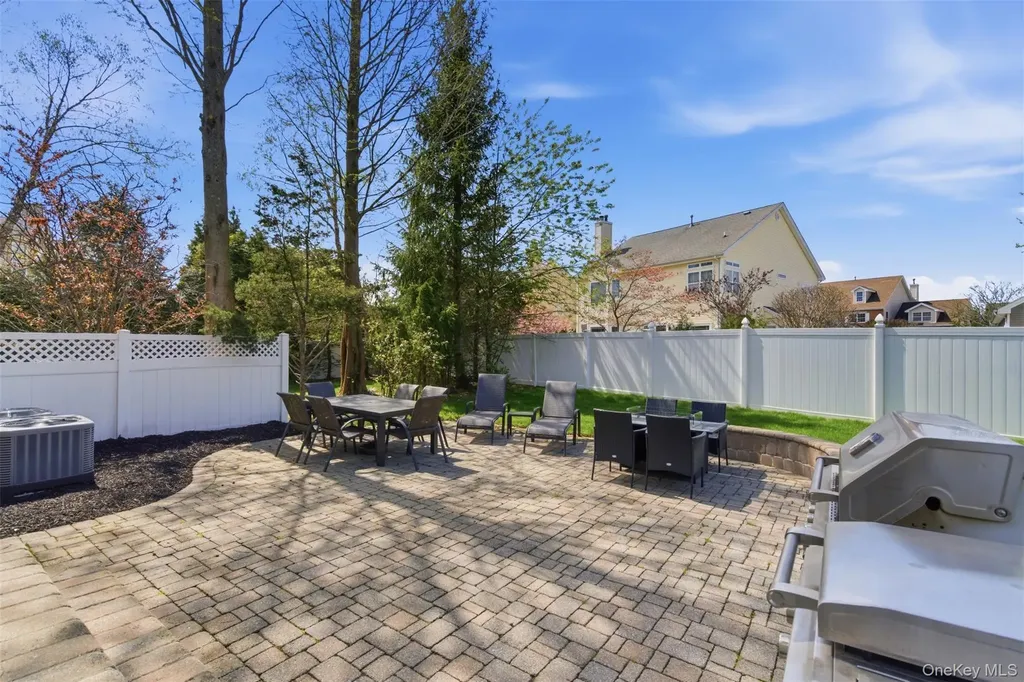 159 Rivendell Court Melville NY 11747