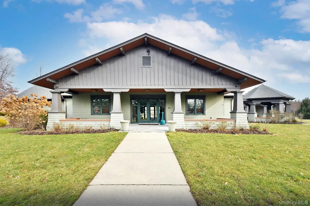 159 Rivendell Court Melville NY 11747