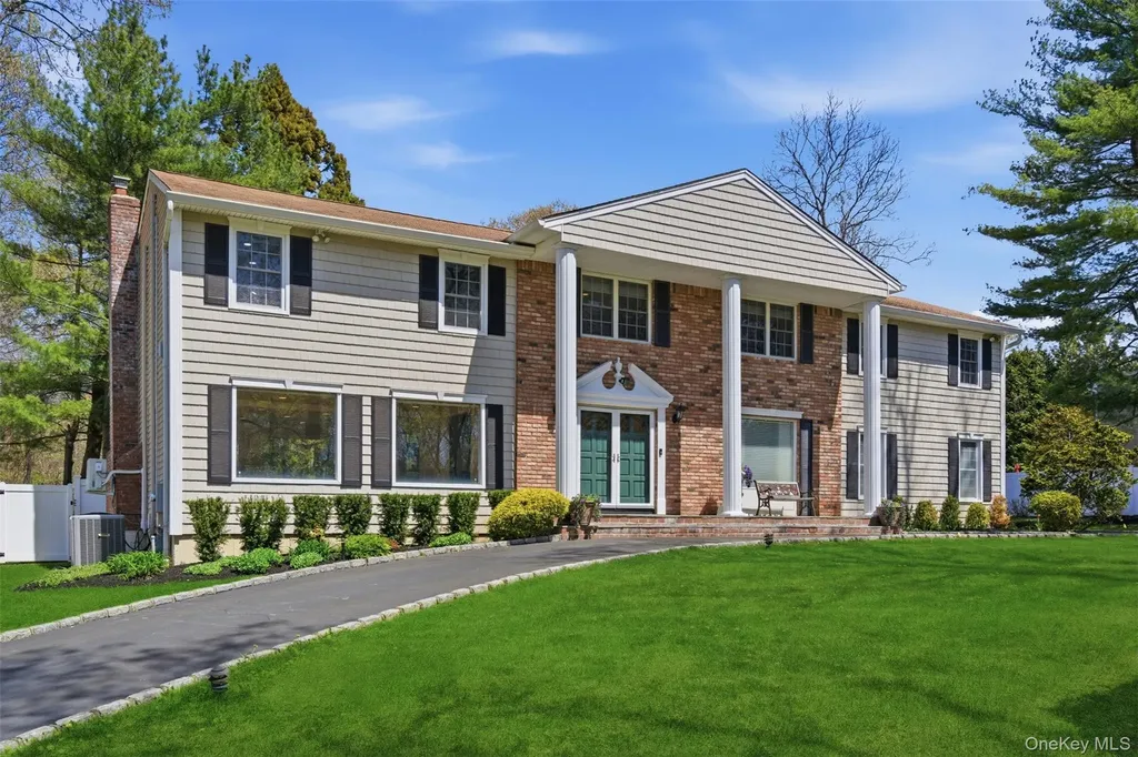 20 Hemingway Drive Dix Hills NY 11746