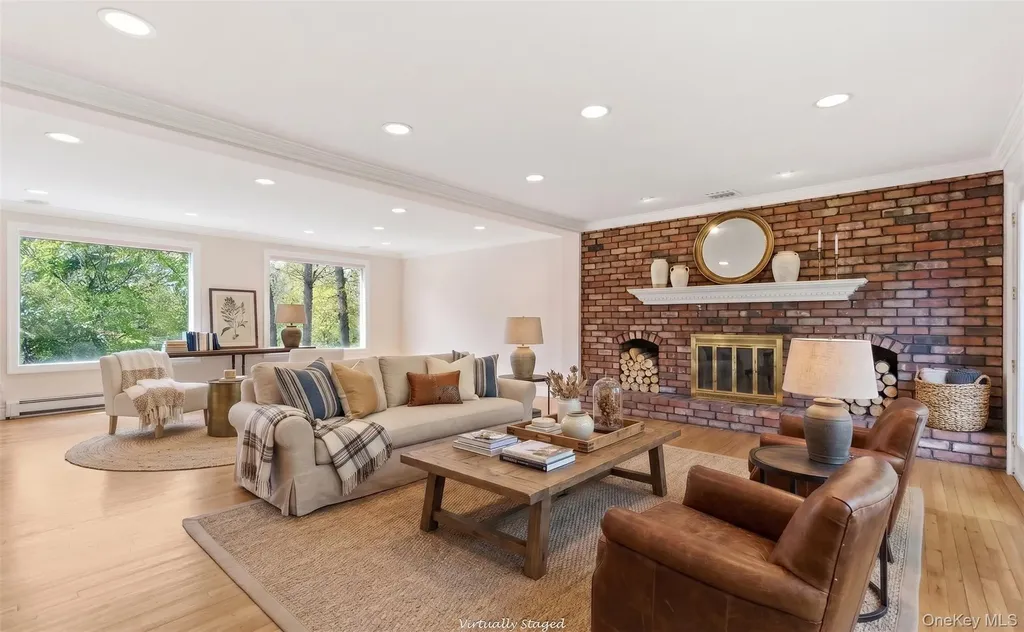 20 Hemingway Drive Dix Hills NY 11746