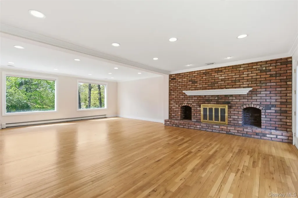 20 Hemingway Drive Dix Hills NY 11746