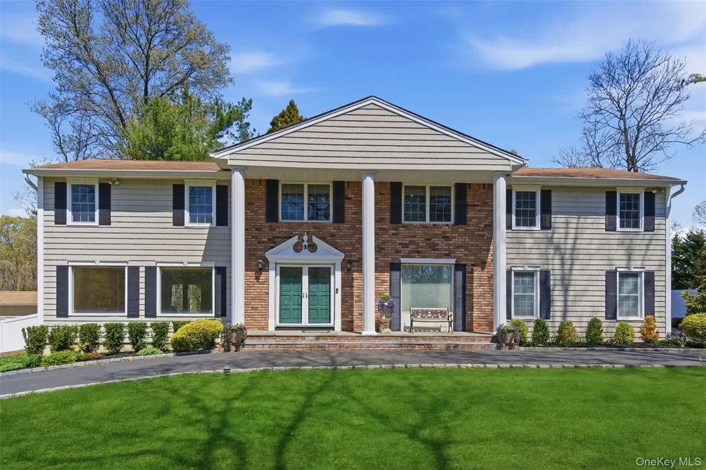 20 Hemingway Drive Dix Hills NY 11746