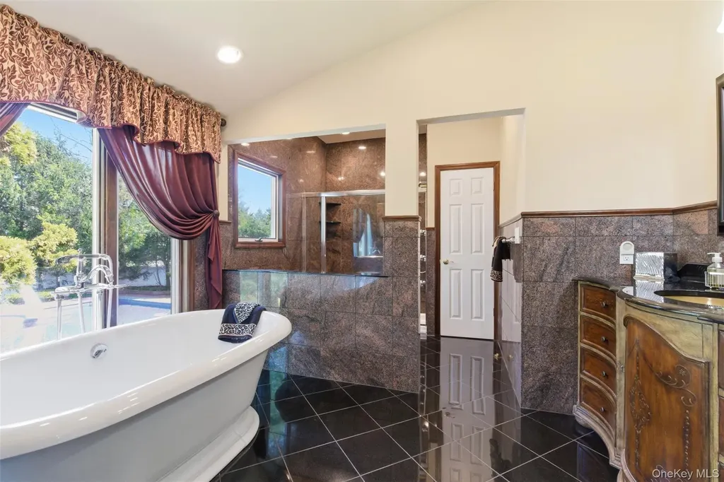 20 Hemingway Drive Dix Hills NY 11746