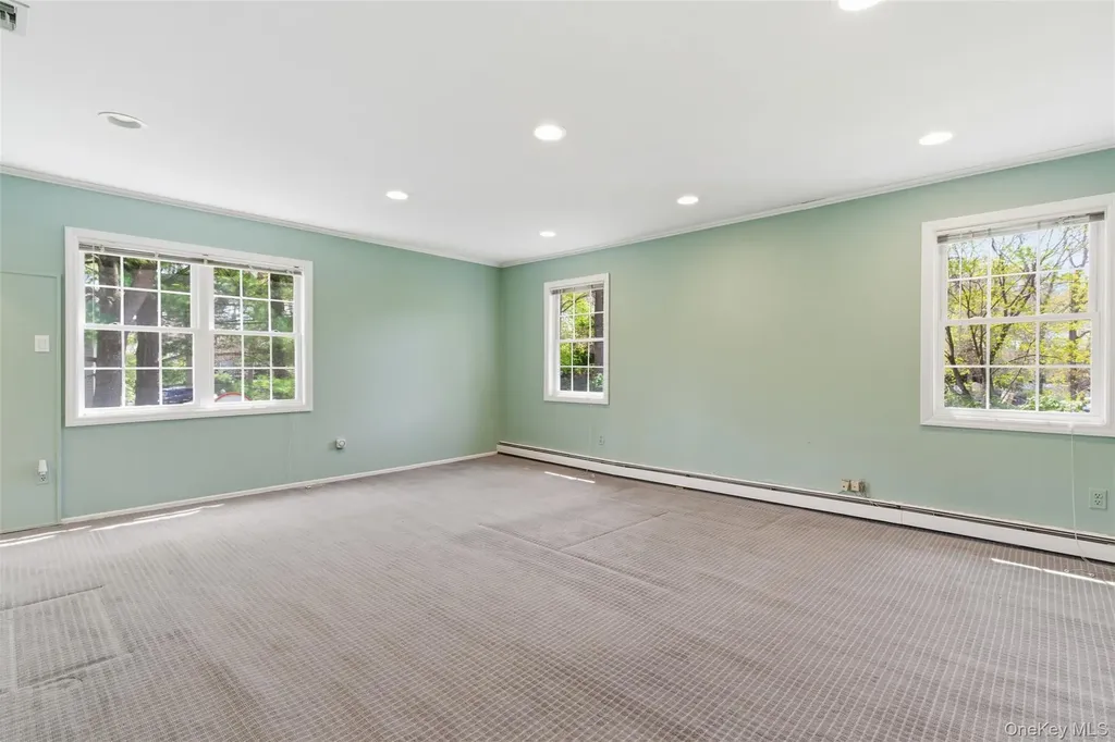20 Hemingway Drive Dix Hills NY 11746