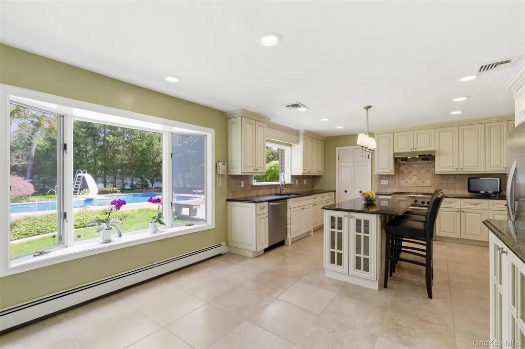 20 Hemingway Drive Dix Hills NY 11746
