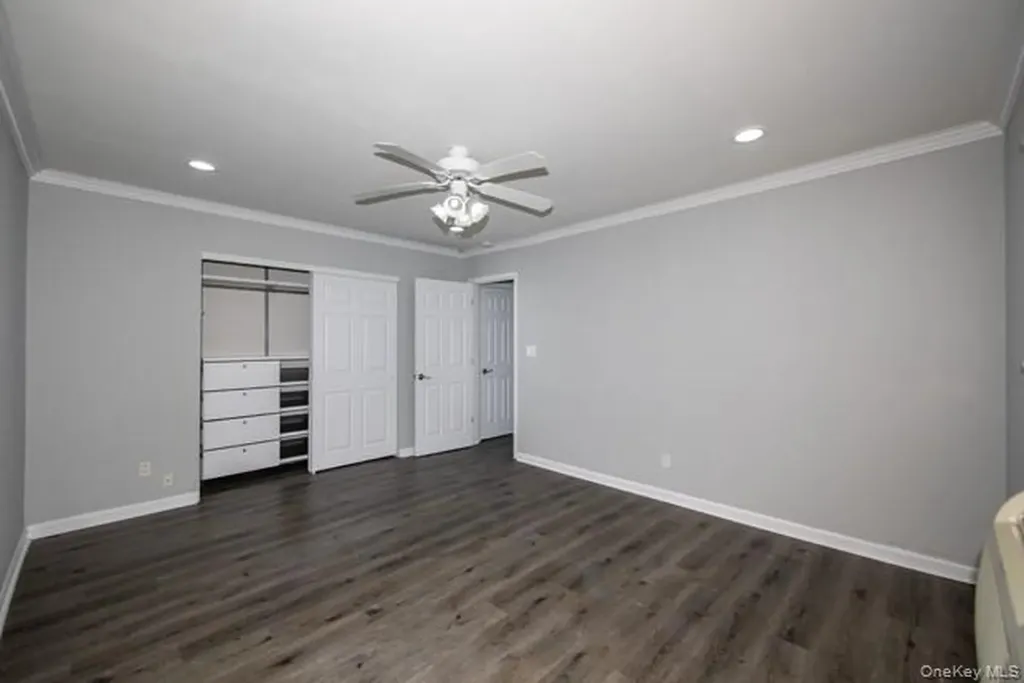 65 Friendly Court Babylon NY 11704