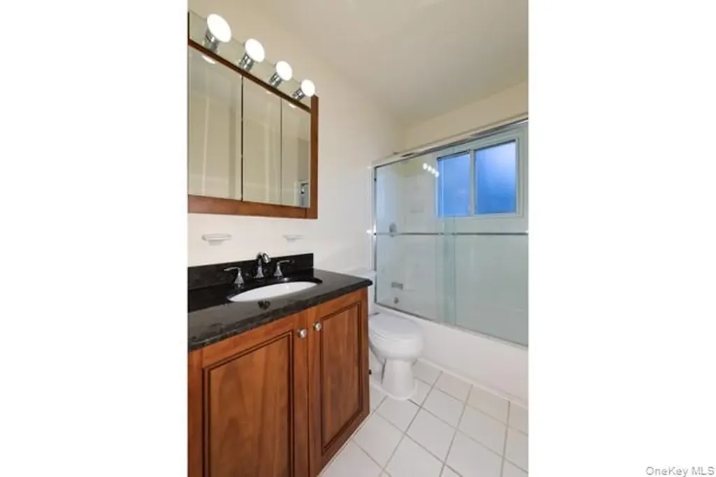 65 Friendly Court Babylon NY 11704