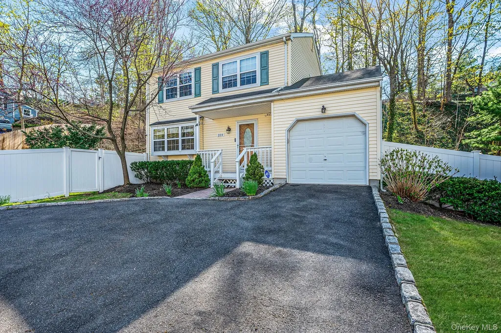 259 Spring Road Huntington NY 11743