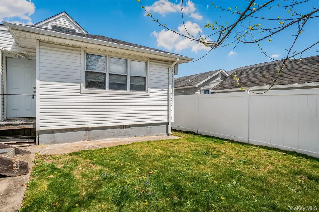 1445 Rosser Avenue Elmont NY 11003