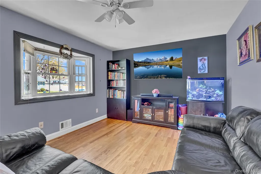 6 Norwalk Lane Selden NY 11784