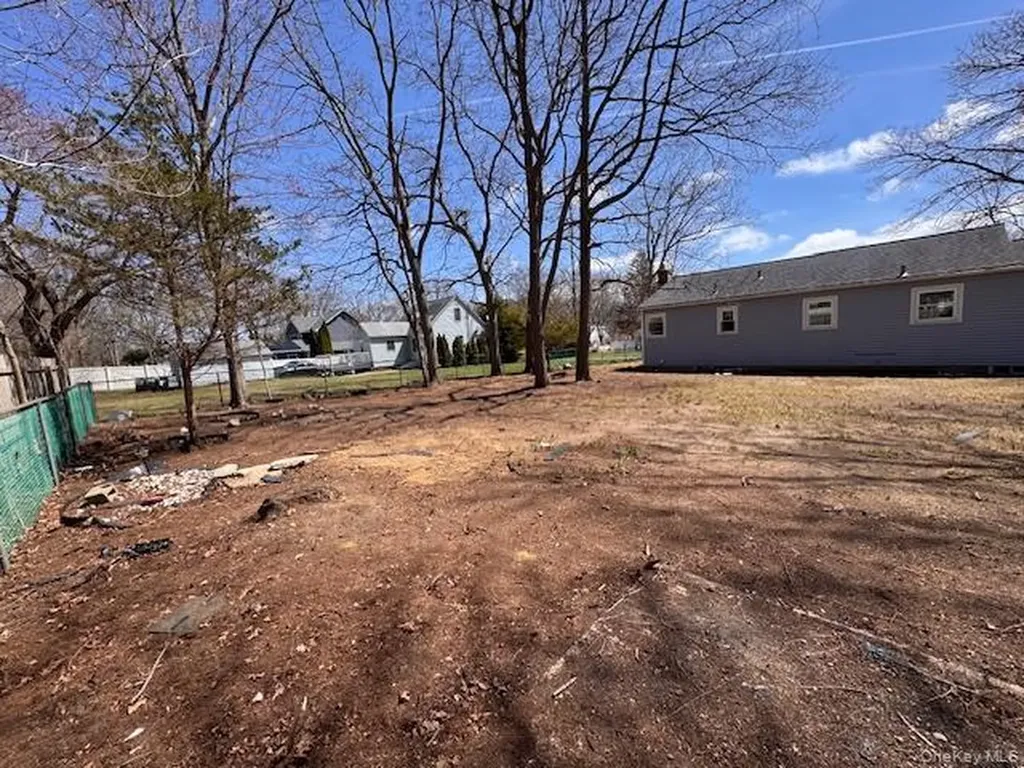 529 Elder Lane Ronkonkoma NY 11779