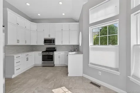 117 Winding Ridge Road White Plains NY 10603