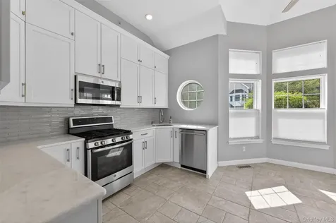 117 Winding Ridge Road White Plains NY 10603