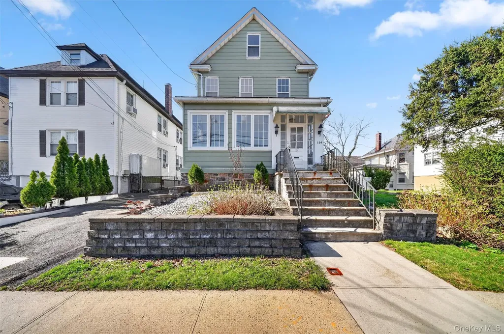 124 Sherwood Avenue Yonkers NY 10704