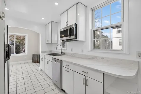 124 Sherwood Avenue Yonkers NY 10704