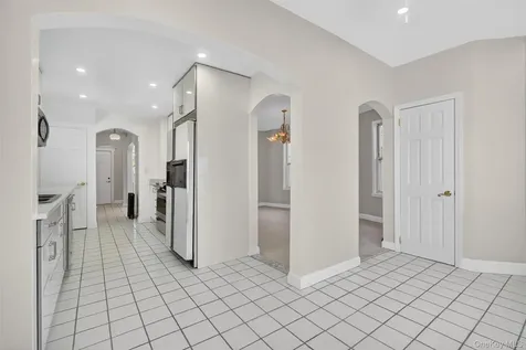 124 Sherwood Avenue Yonkers NY 10704