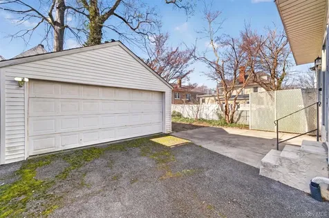 124 Sherwood Avenue Yonkers NY 10704