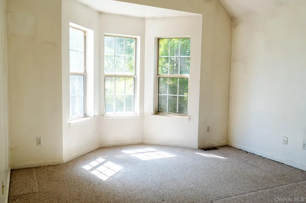 23 Roundtop Road Yonkers NY 10710