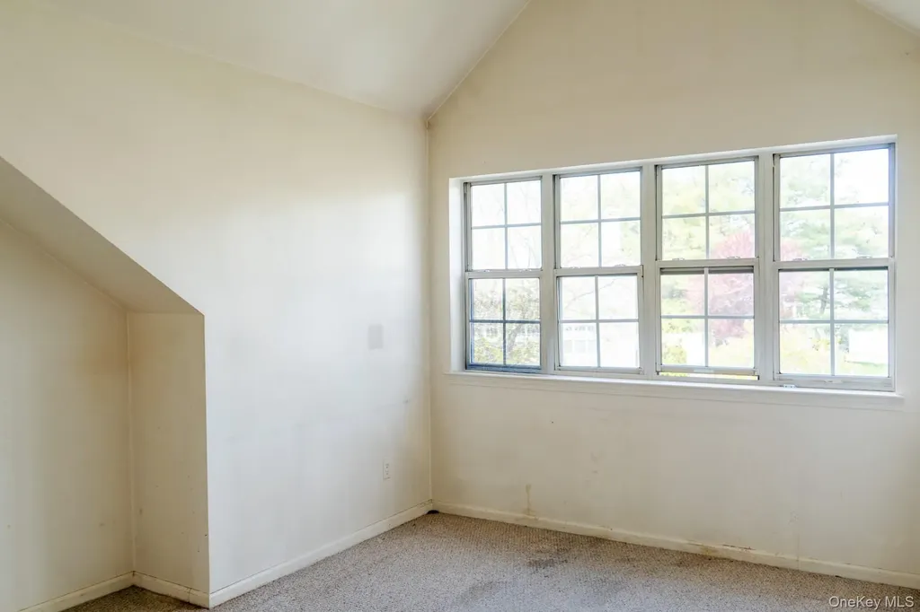 23 Roundtop Road Yonkers NY 10710