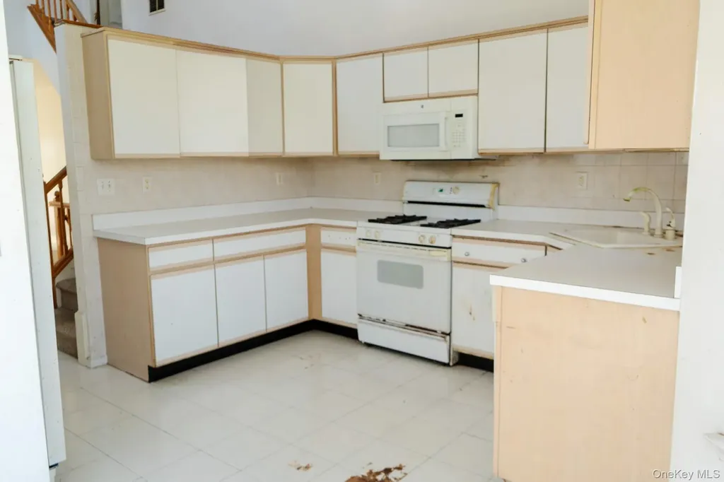 23 Roundtop Road Yonkers NY 10710