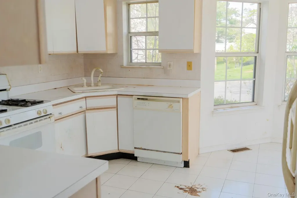 23 Roundtop Road Yonkers NY 10710