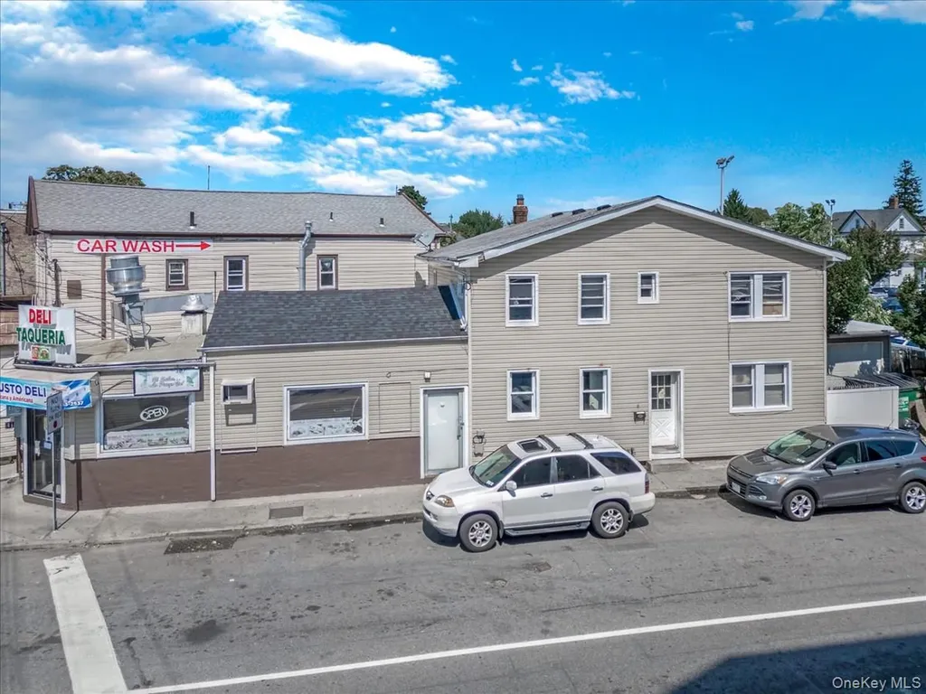 6 E Barclay Hicksville NY 11801