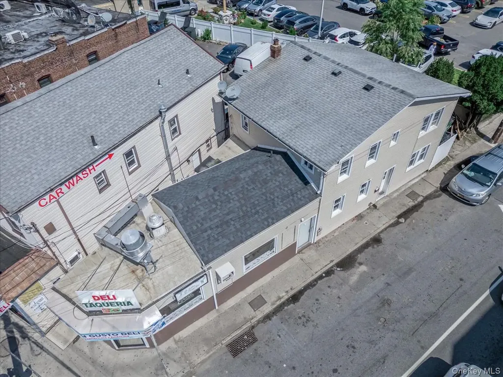 6 E Barclay Hicksville NY 11801