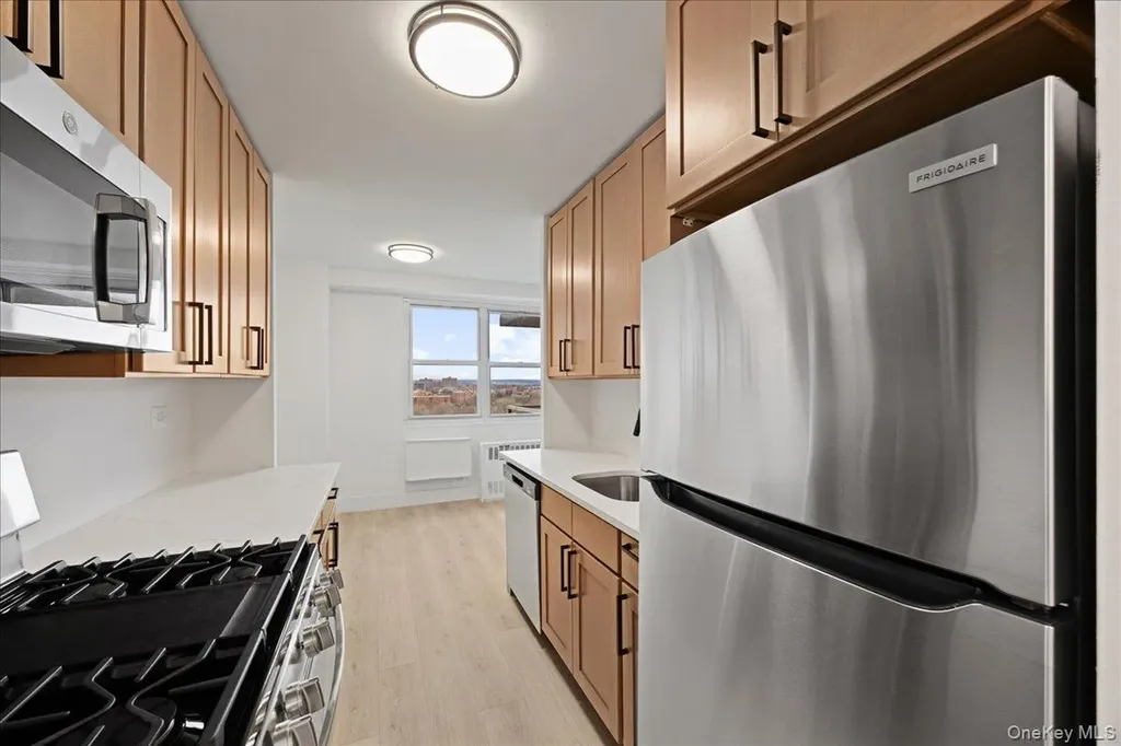825 Morrison Avenue Bronx NY 10473