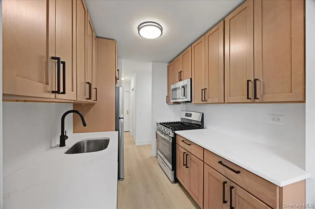 825 Morrison Avenue Bronx NY 10473