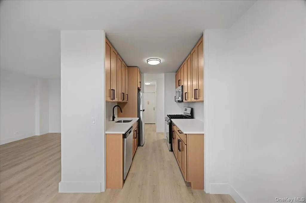 825 Morrison Avenue Bronx NY 10473