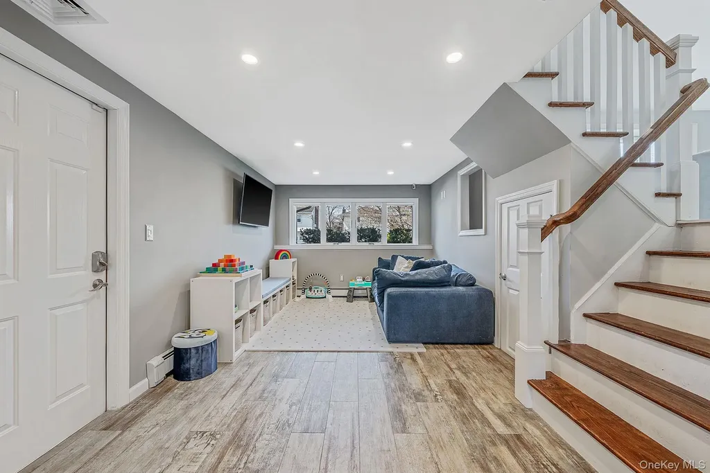 2518 Horace Court Bellmore NY 11710